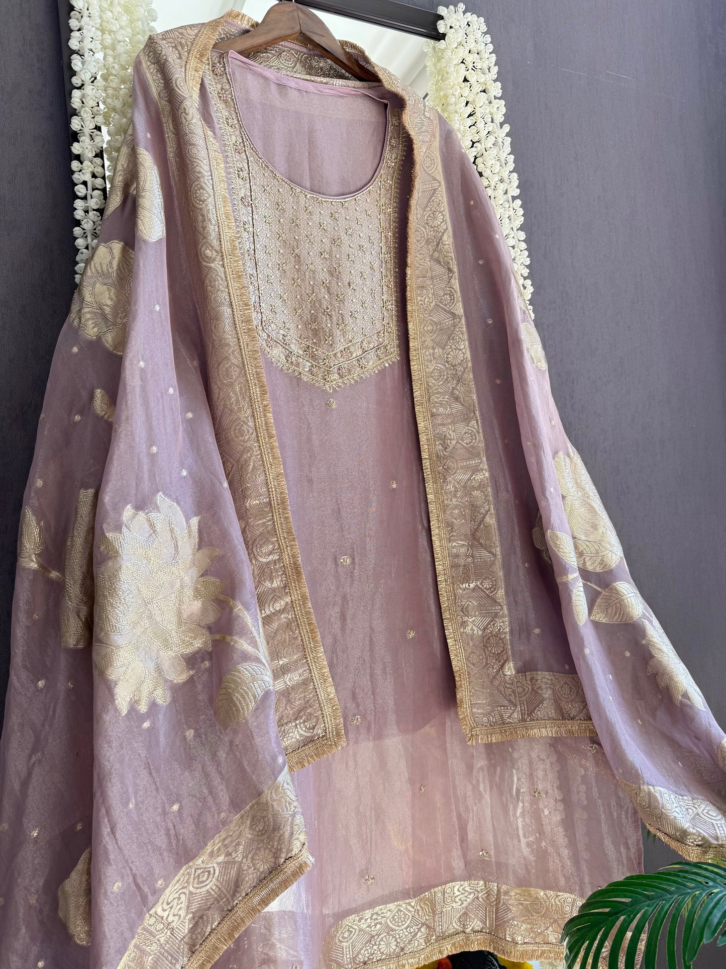 Zardozi Benarsi suit