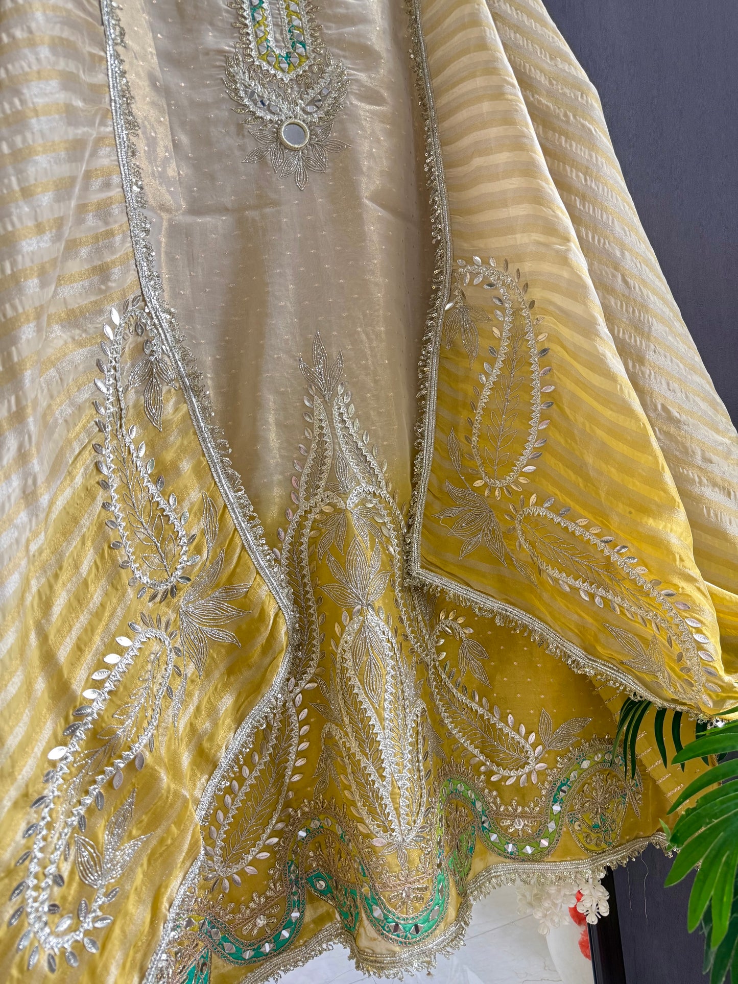 Luxurious Gotapatti ombré suit