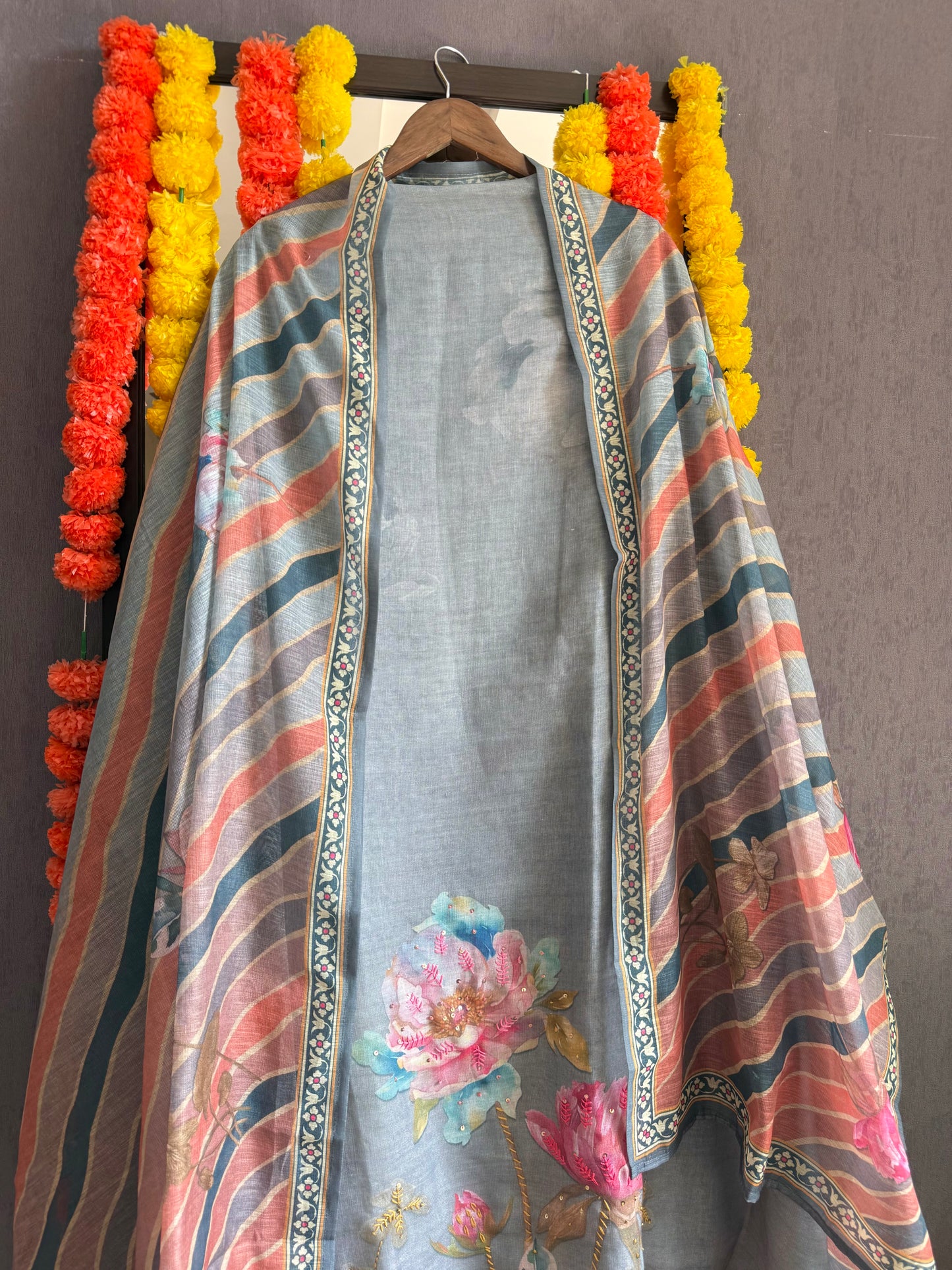Pure linen lotus kantha work suit