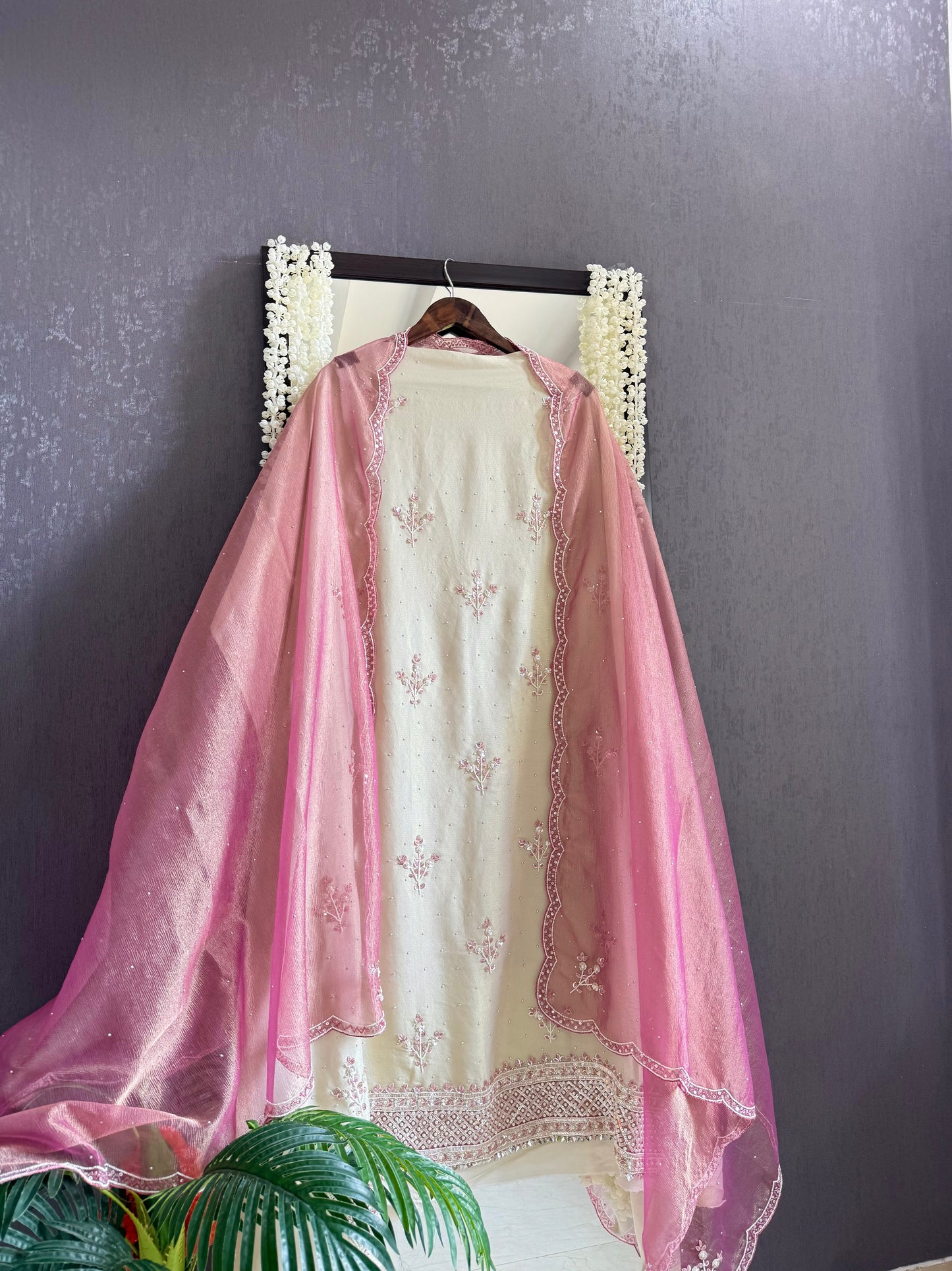 Luxurious dreamy handwork suit