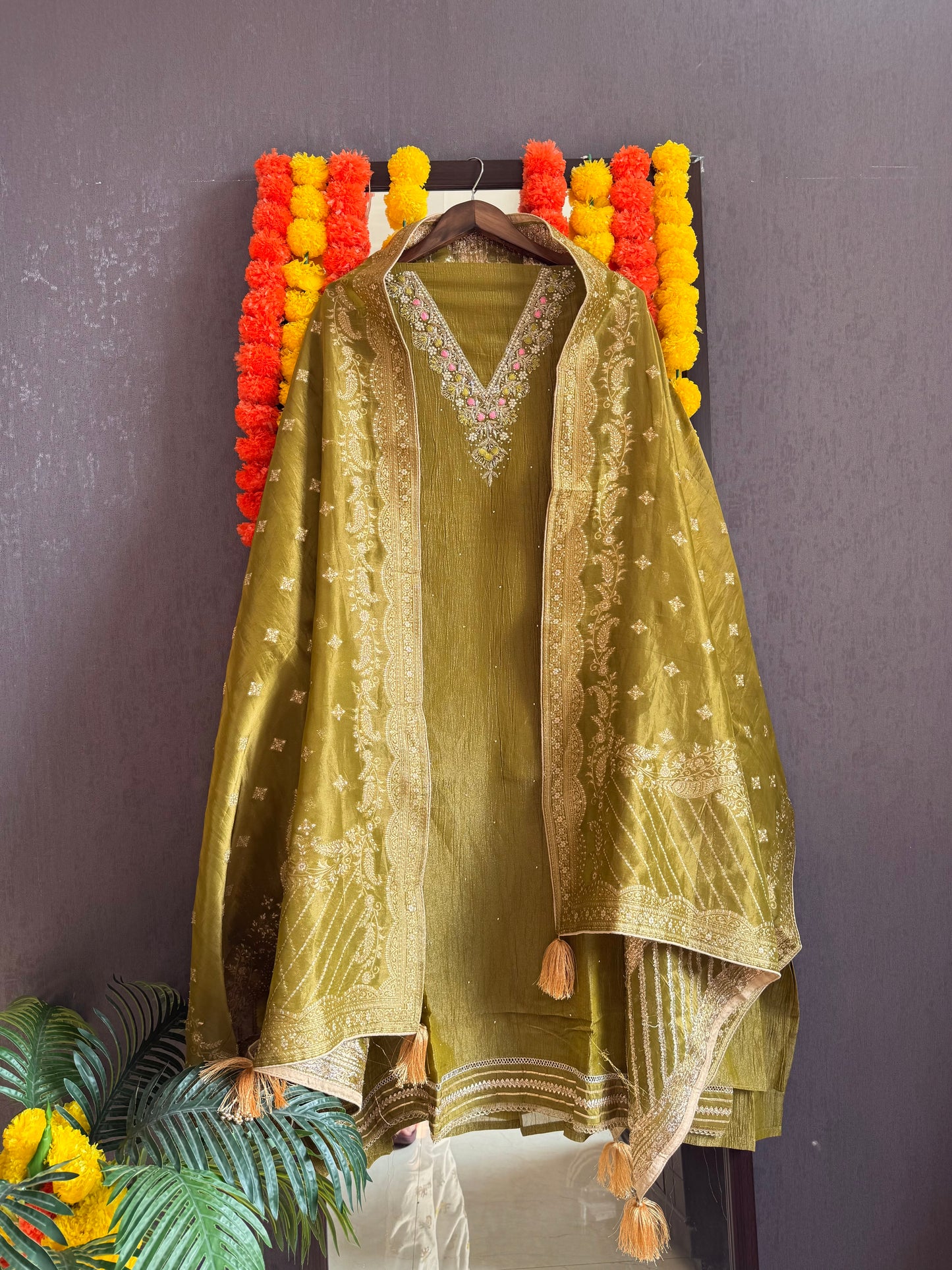 Premium Benarsi crush tissue handwork suit