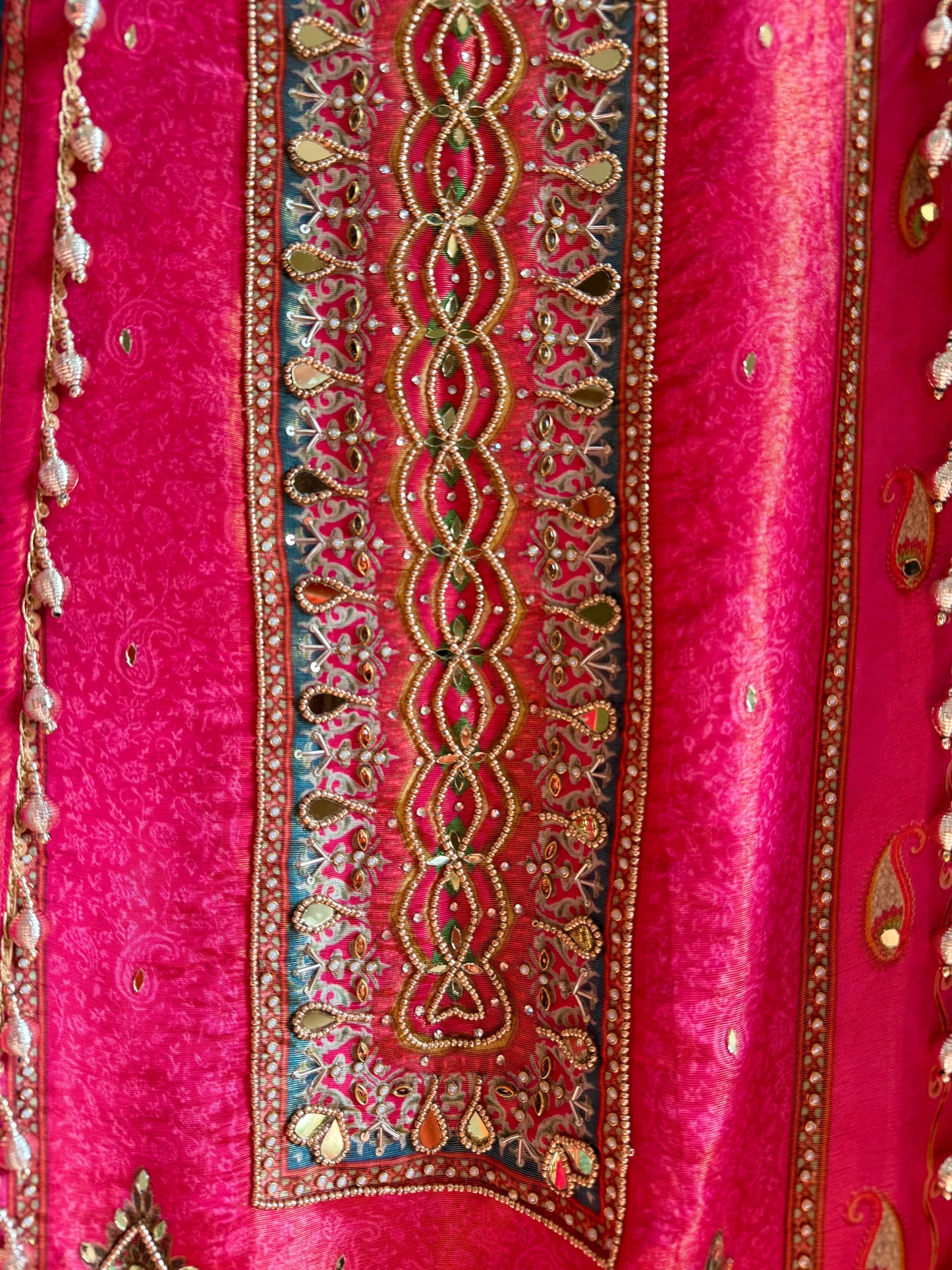 Luxurious pakistani kundan suit