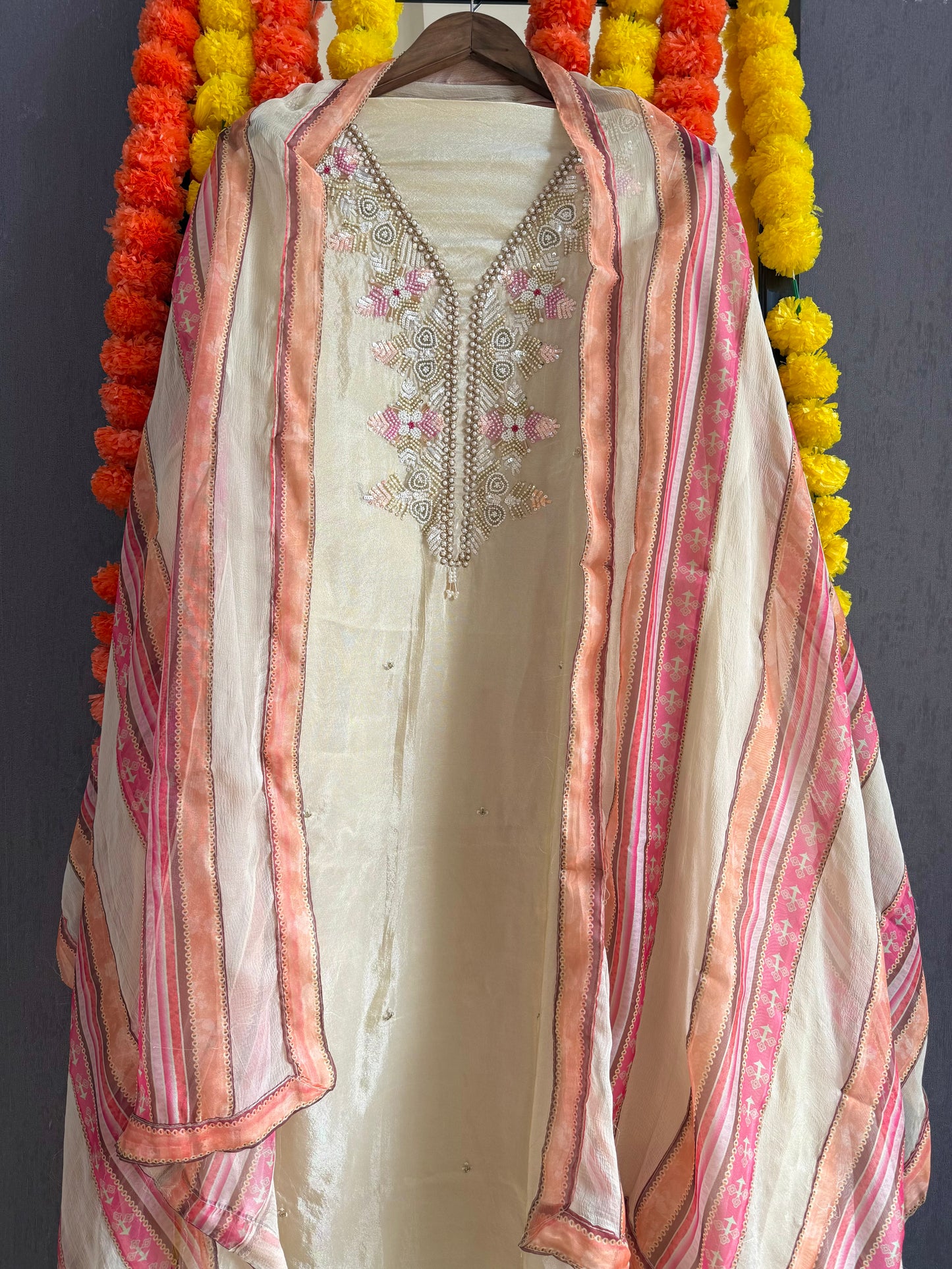 Tissue silk handwork suit