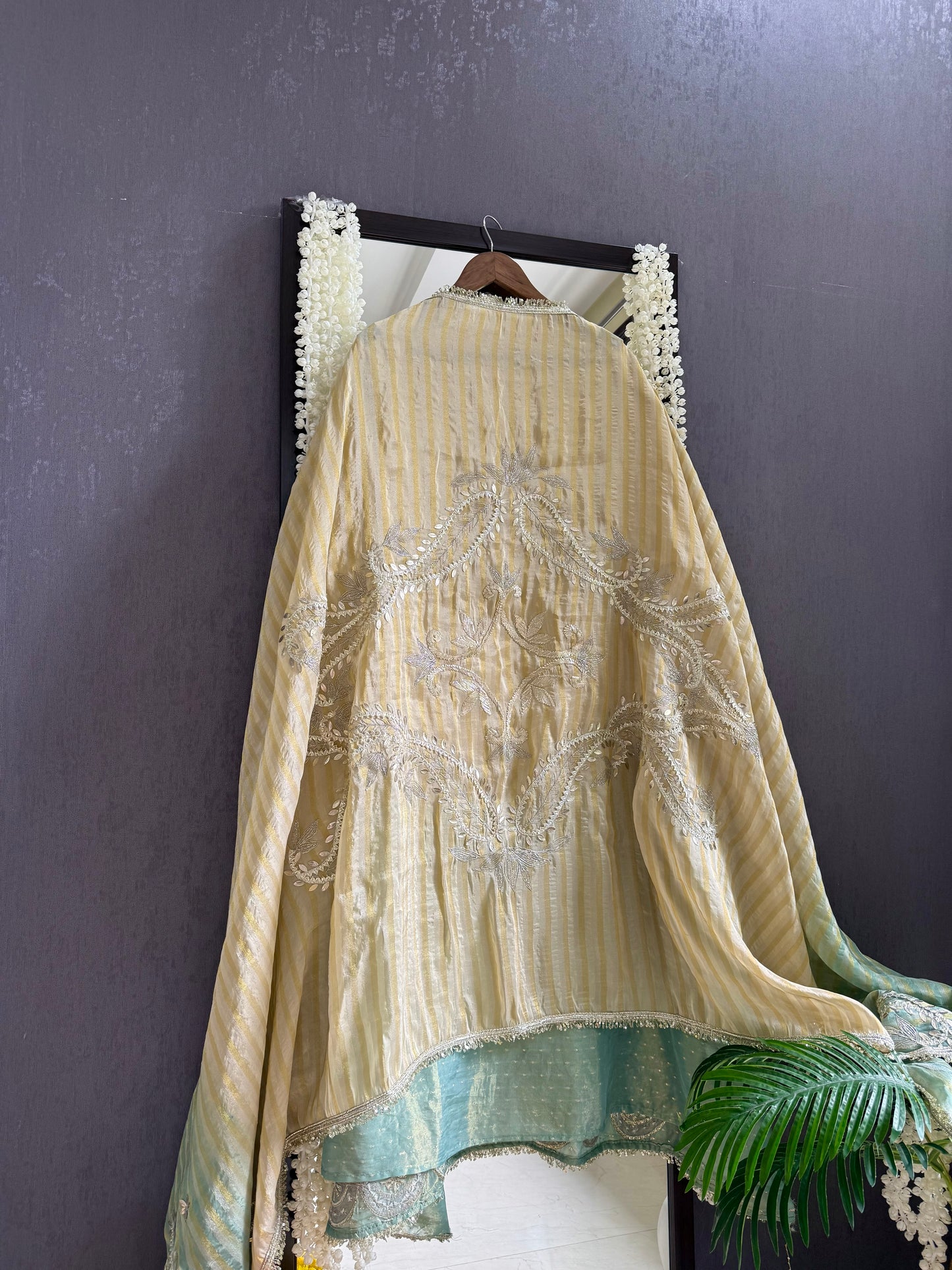 Luxurious Gotapatti ombré suit