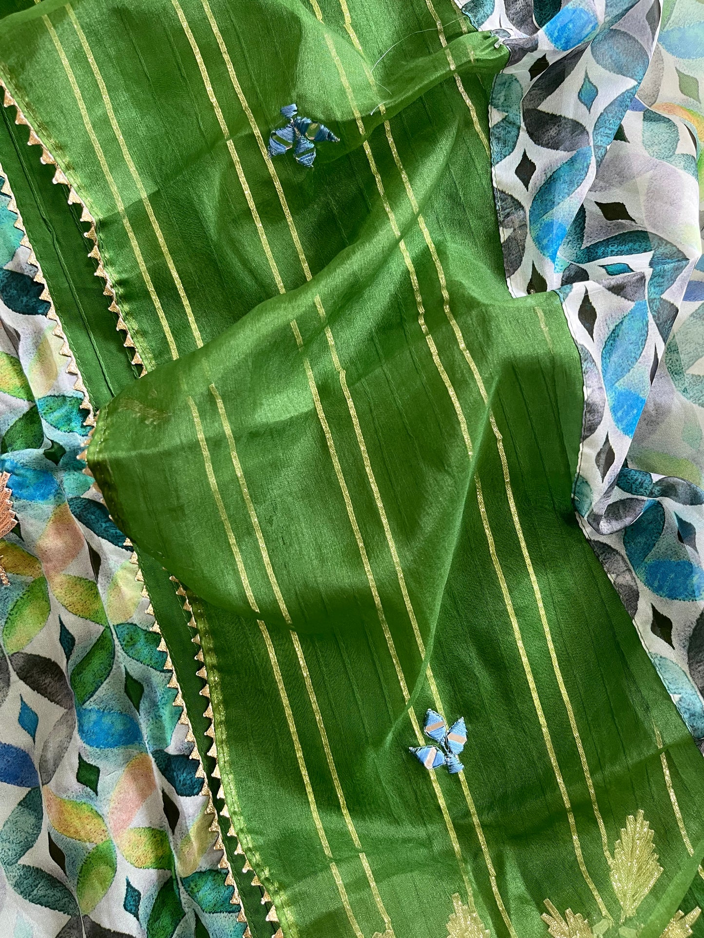 Gotta patti organza suit