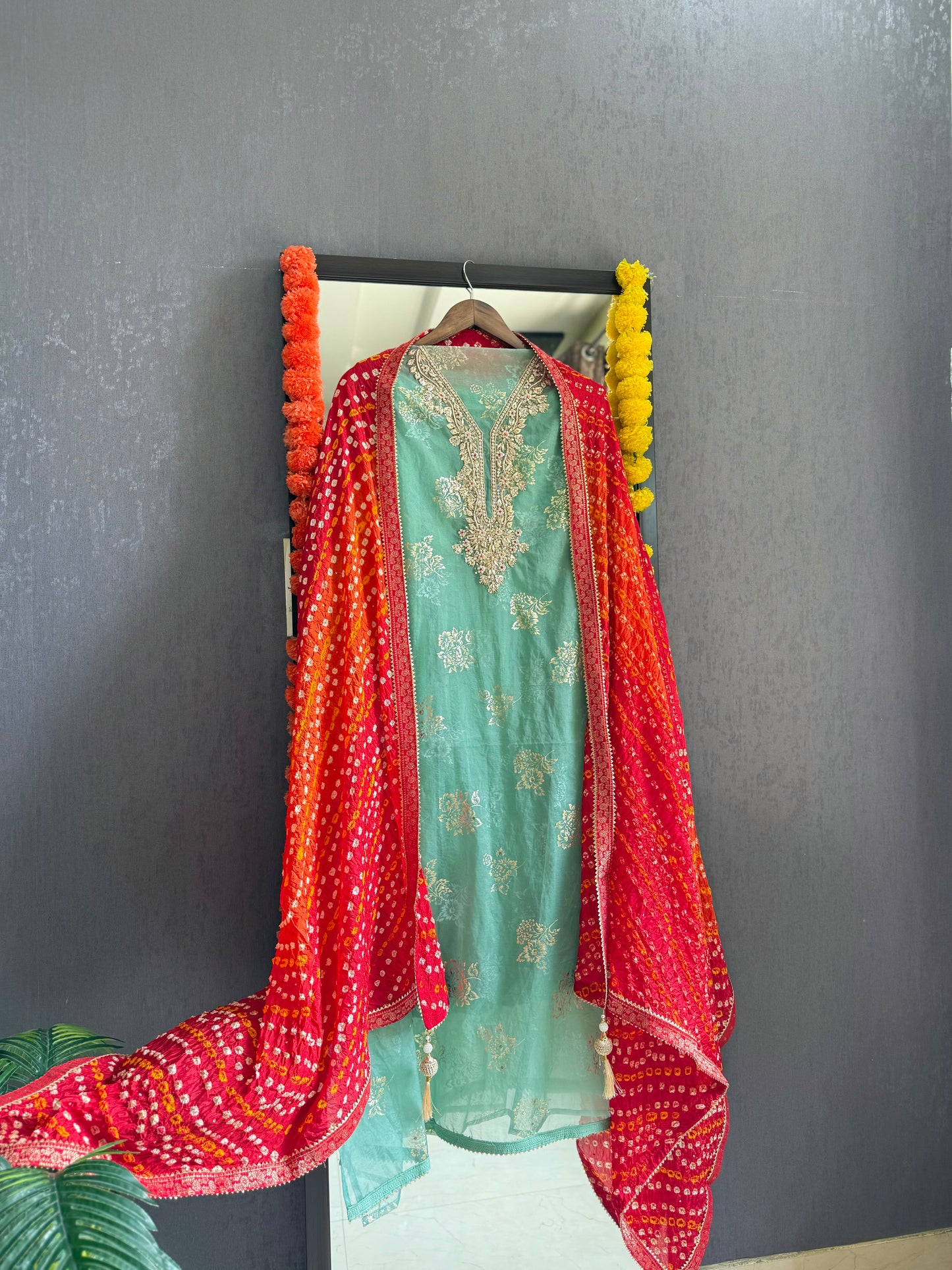 Zardozi bandhani suit
