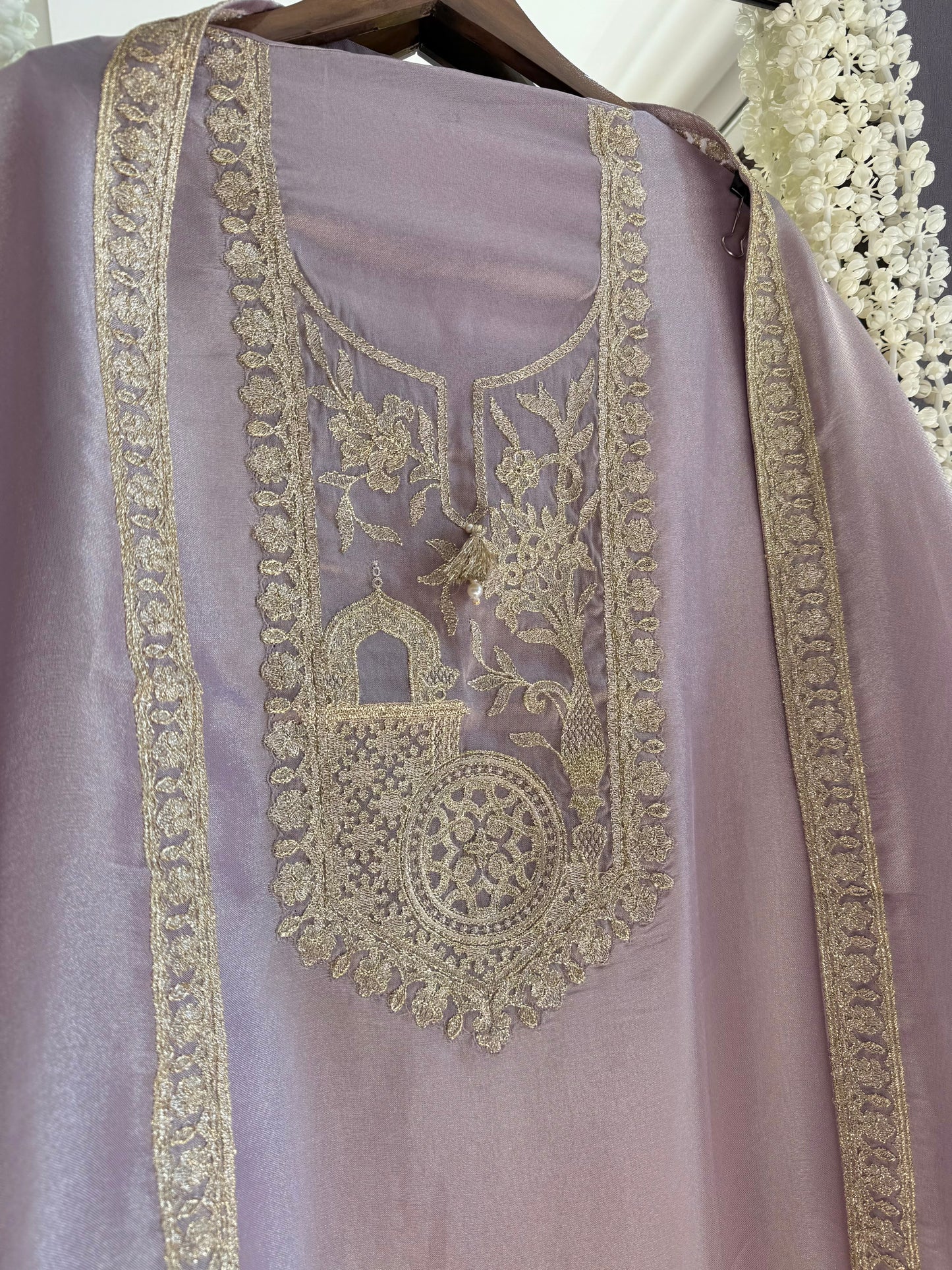 Luxurious temple pitta work suit