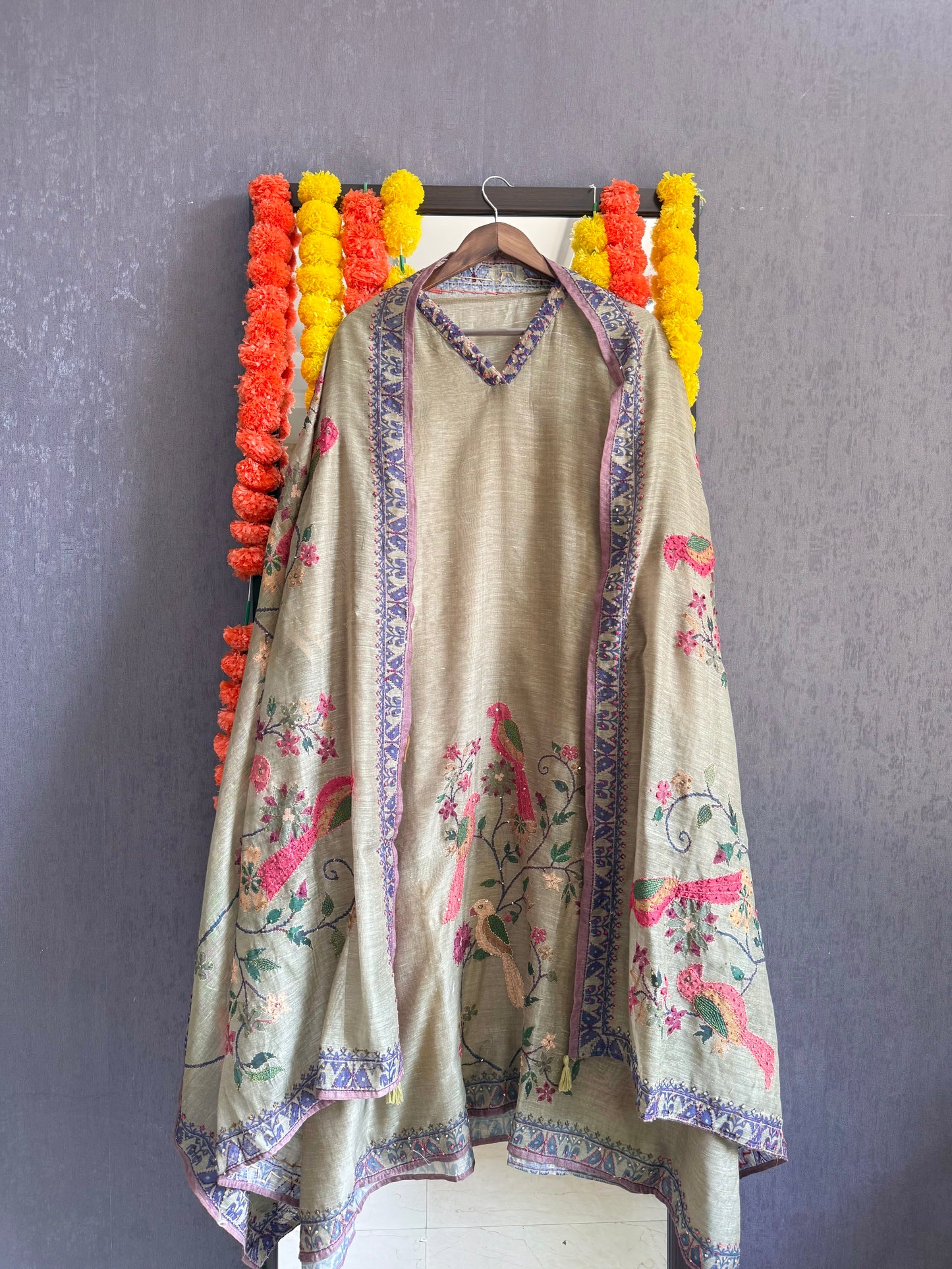 Pure linen birds frenchknot kantha work suit