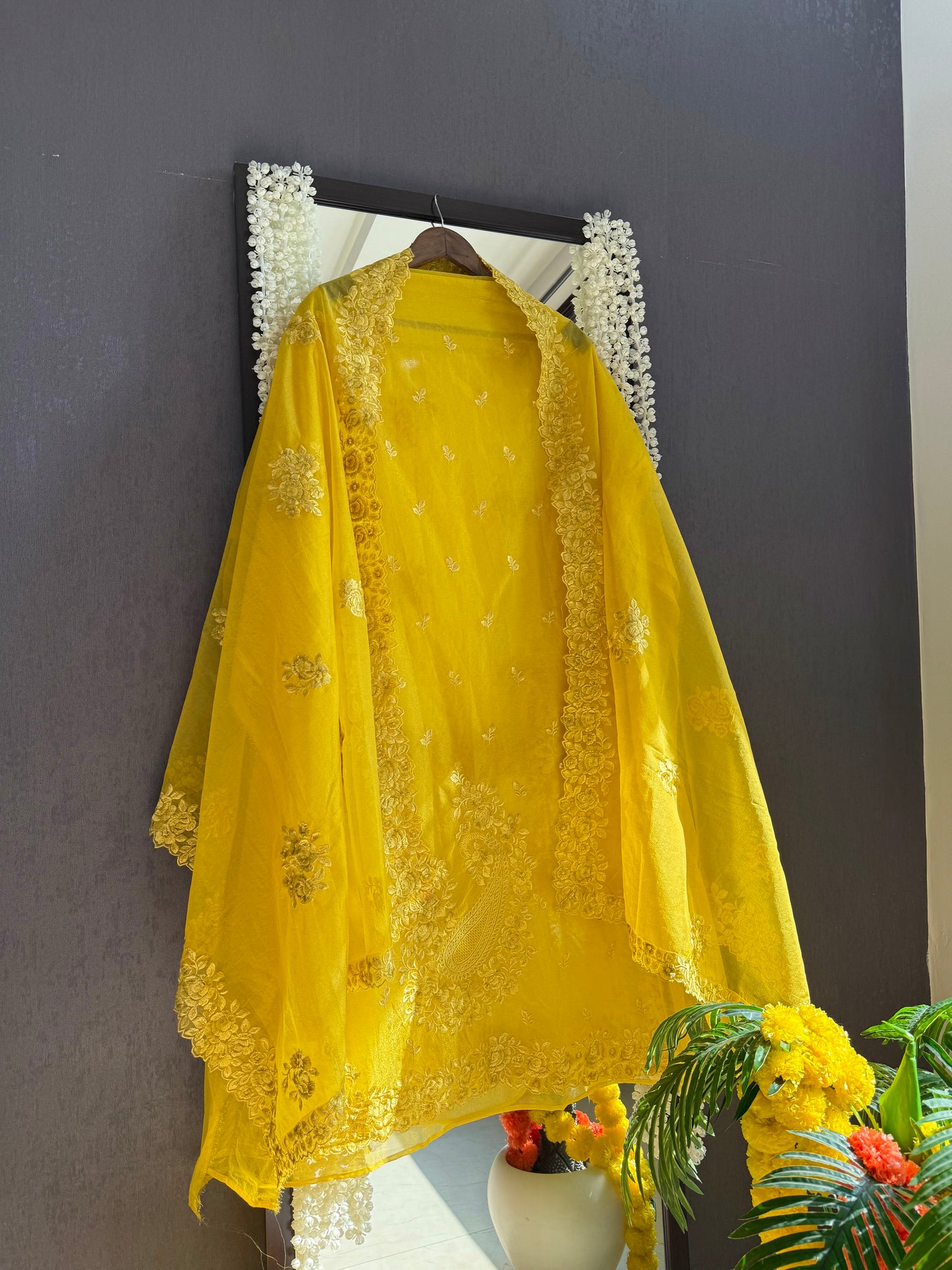 Monochromatic parsi work suit