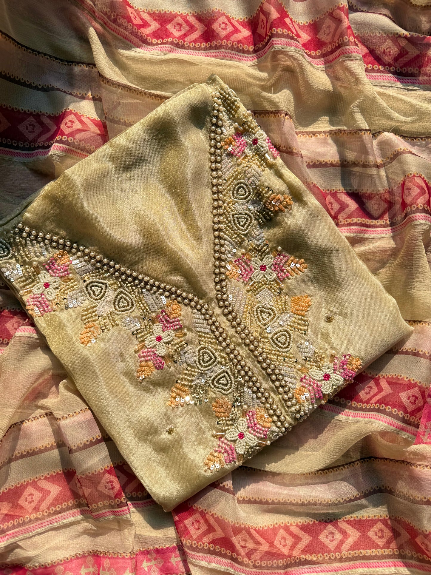 Tissue silk handwork suit