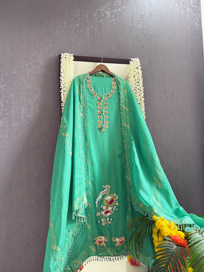 Luxurious elephants Handwork suit