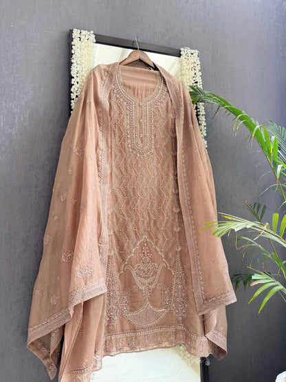 Luxurious Mul chanderi lucknowi bouquet suit