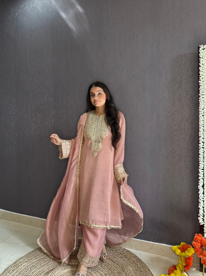 Luxurious crush tissue aari work set