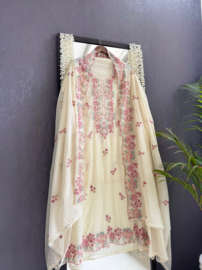Luxurious Mul chanderi floral Threadwork suit