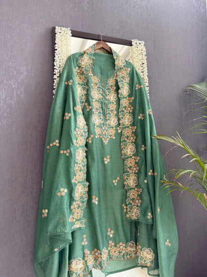 Luxurious Mul chanderi floral Threadwork suit