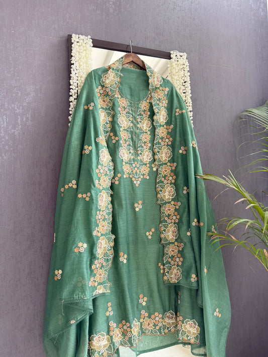 Luxurious Mul chanderi floral Threadwork suit