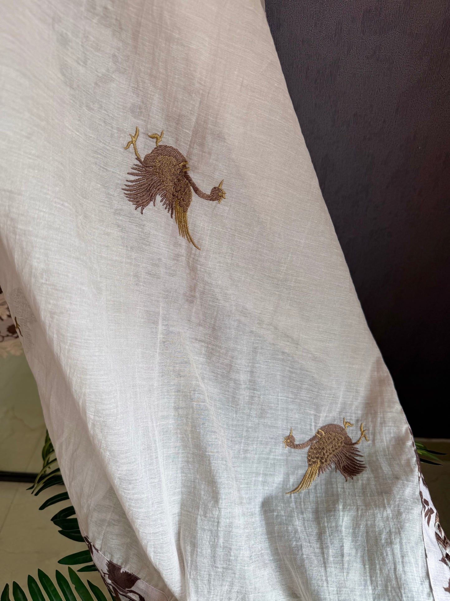 Luxurious Mul chanderi swans suit