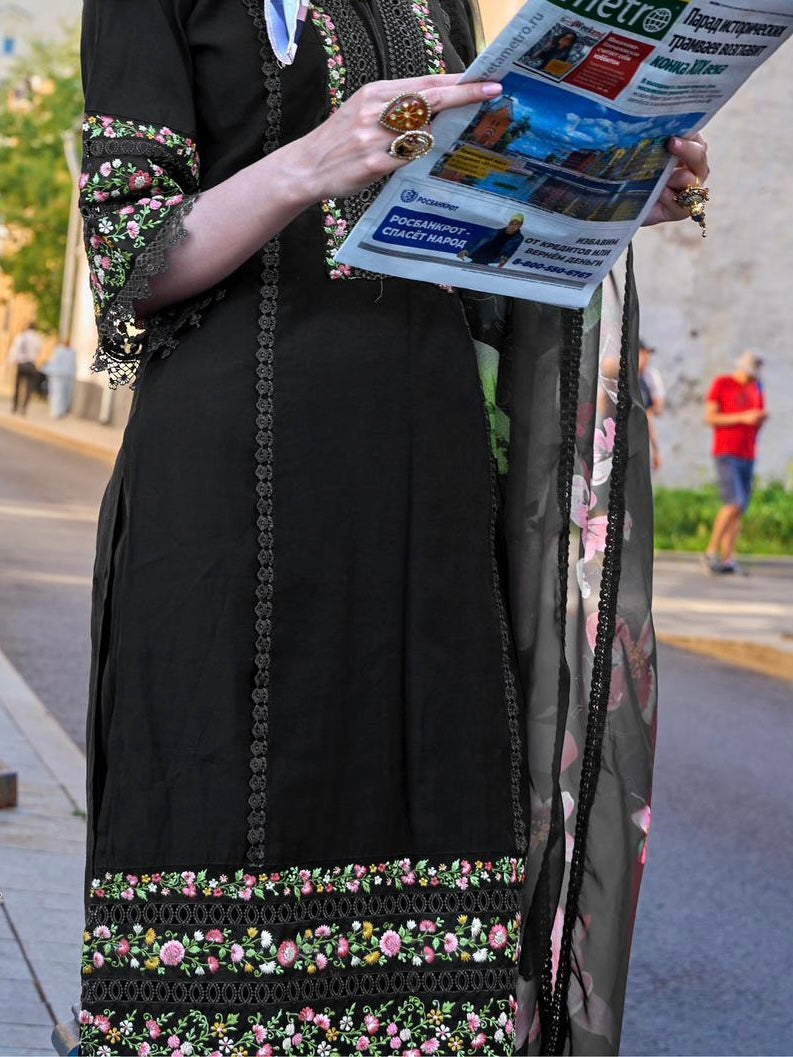 Pakistani frenchknot suit