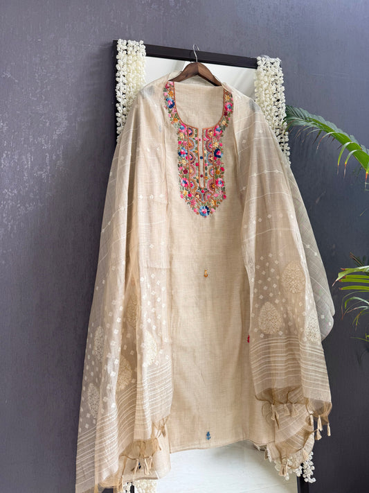 Linen frenchknot suit