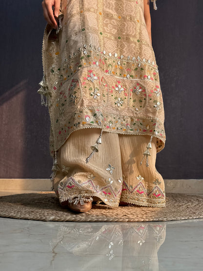 Luxurious gharchola bandhej kaftan set