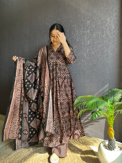 Alia cut printed suit set