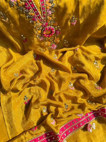 Luxurious Gotapatti Tissue silk suit