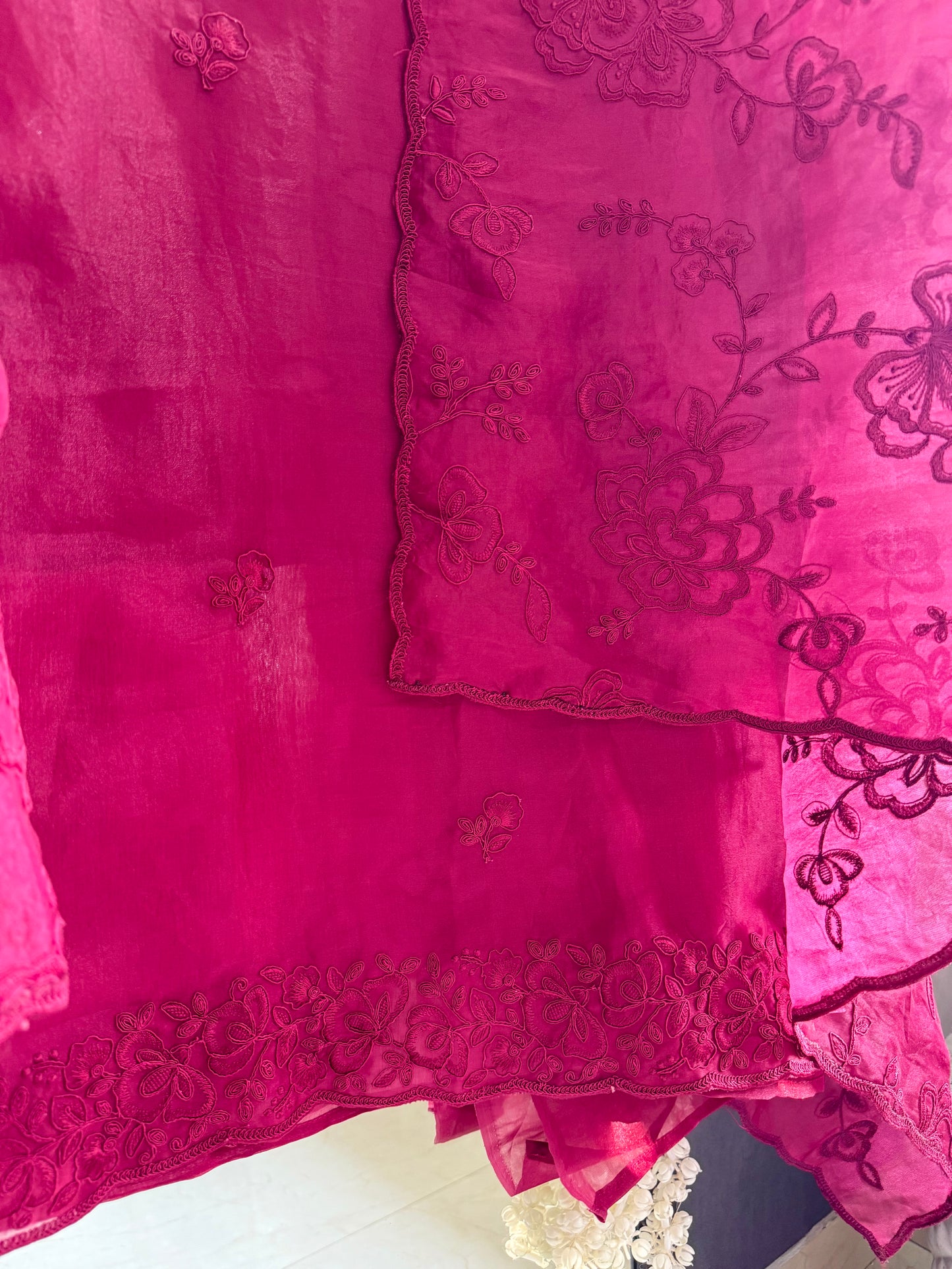 Luxurious monochromatic thread work suit