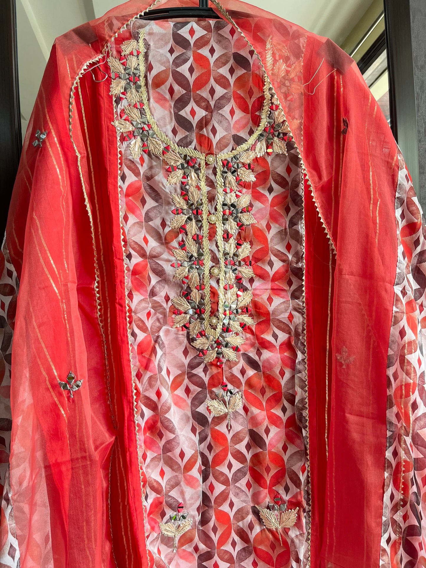 Gotta patti organza suit