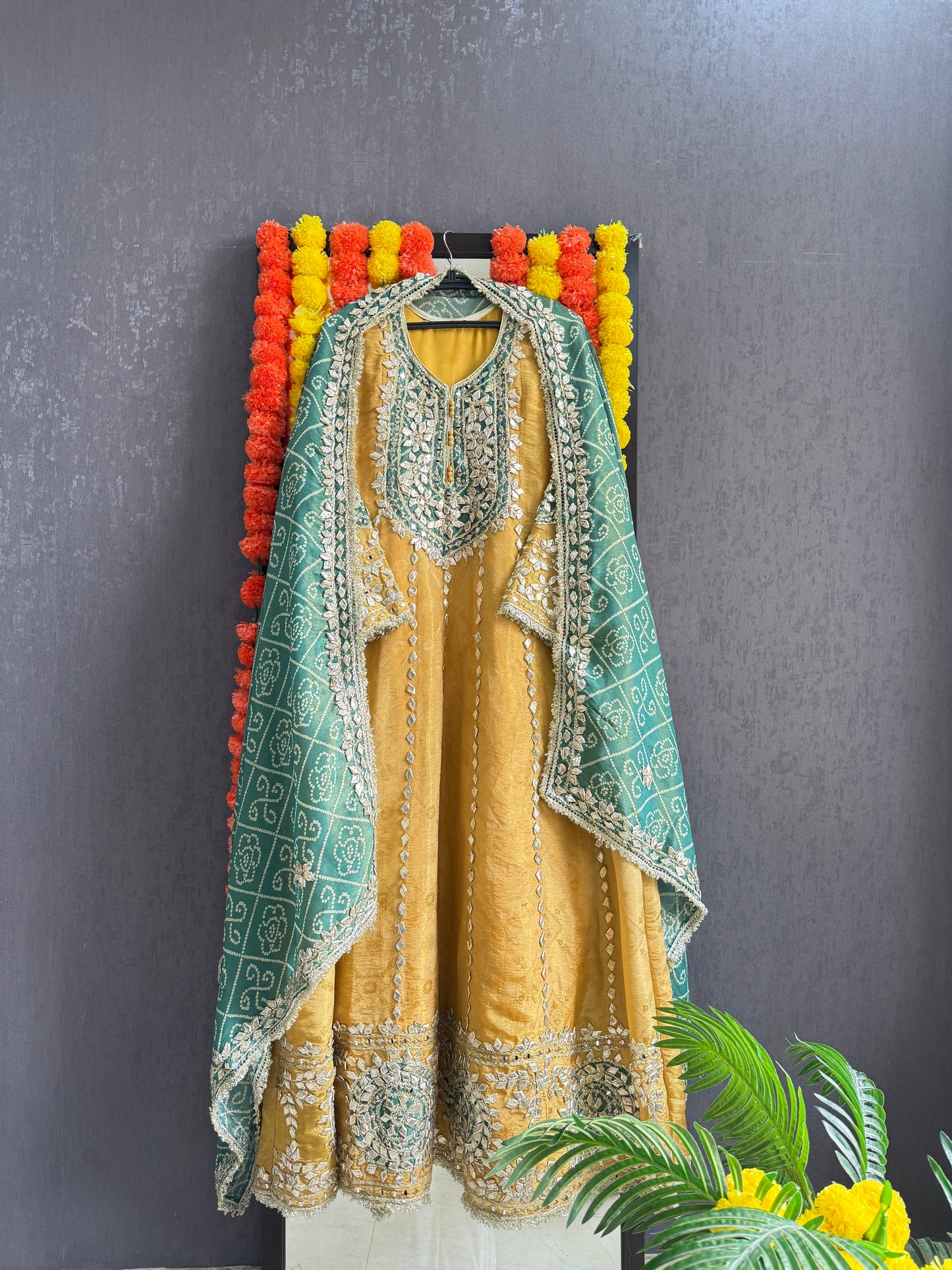 Luxurious Bandhani gotapatti anarkali set