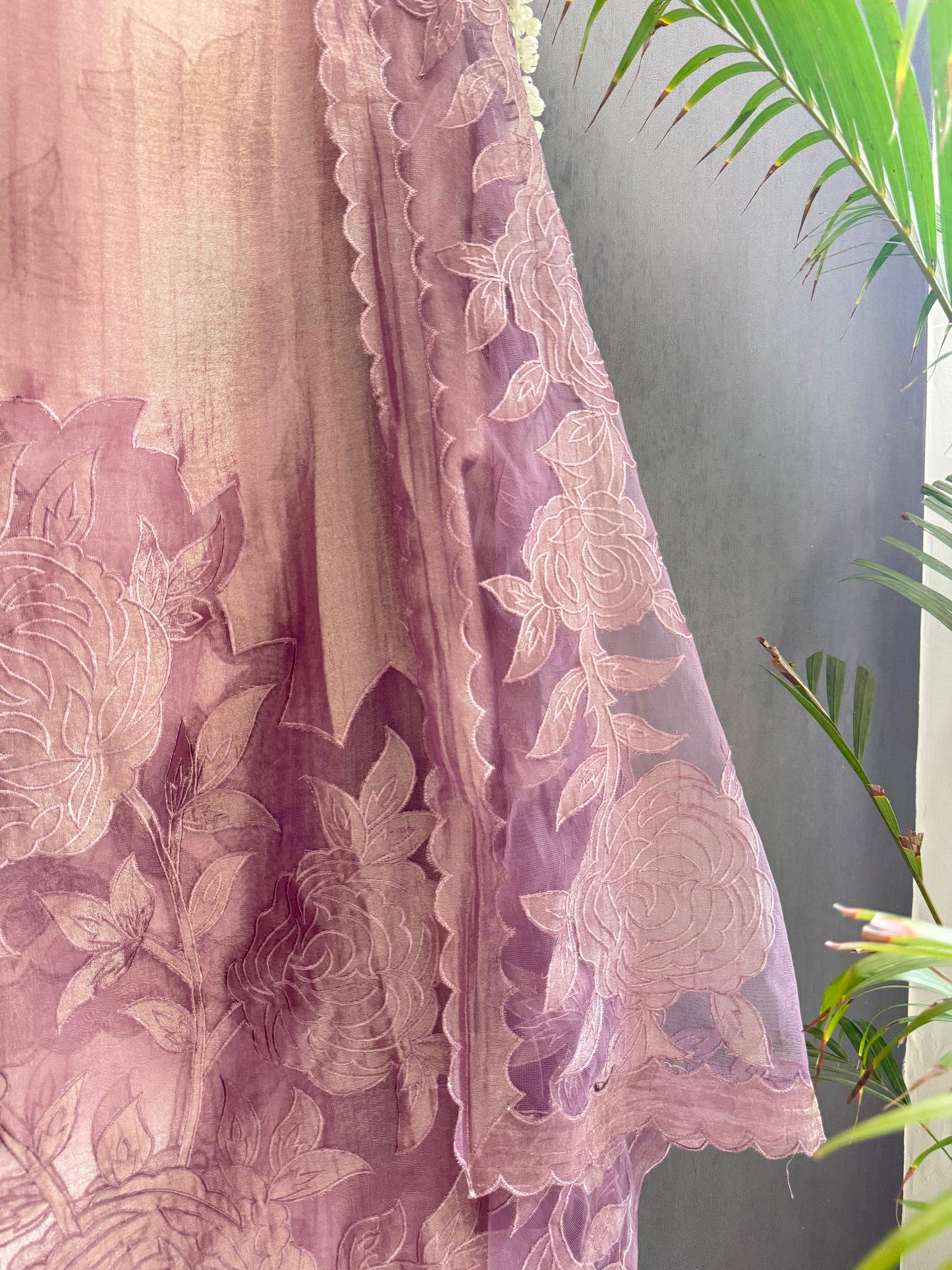 Crush tissue monochromatic appliqué suit