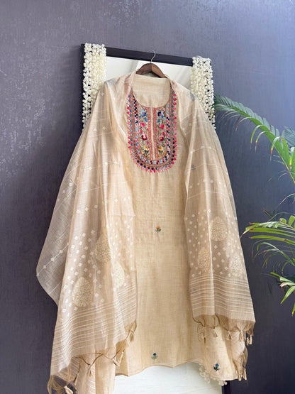 Linen frenchknot suit