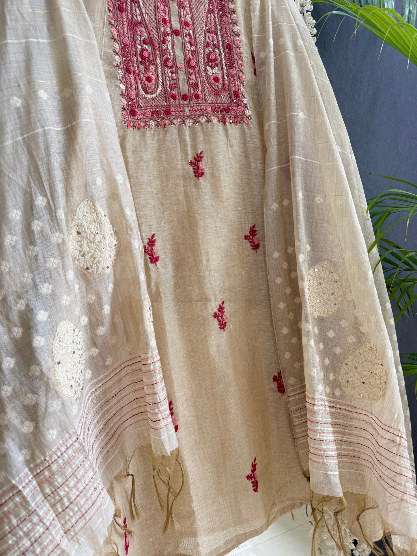 Linen paisley frenchknot suit
