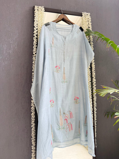 Luxurious Mul chanderi floral springs suit