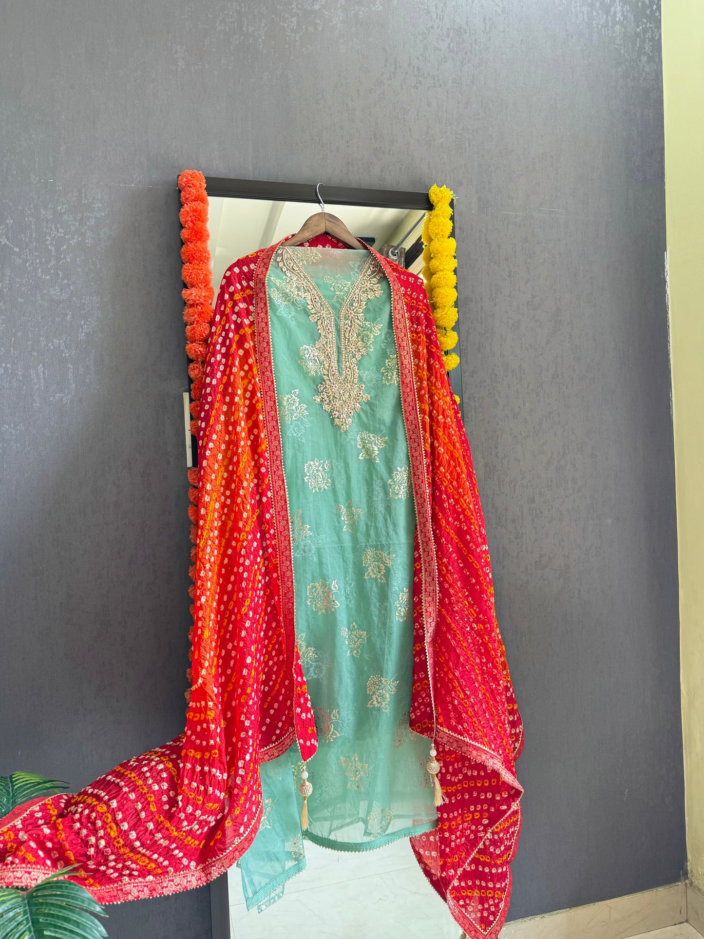 Zardozi bandhani suit
