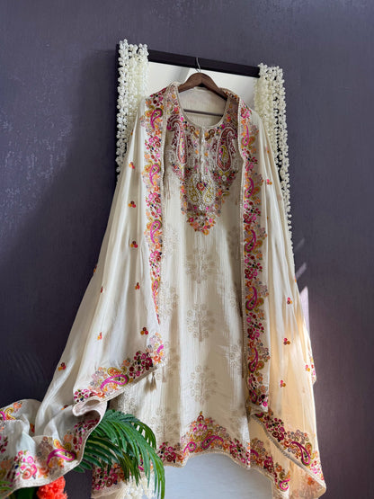 Luxurious dreamy handwork suit