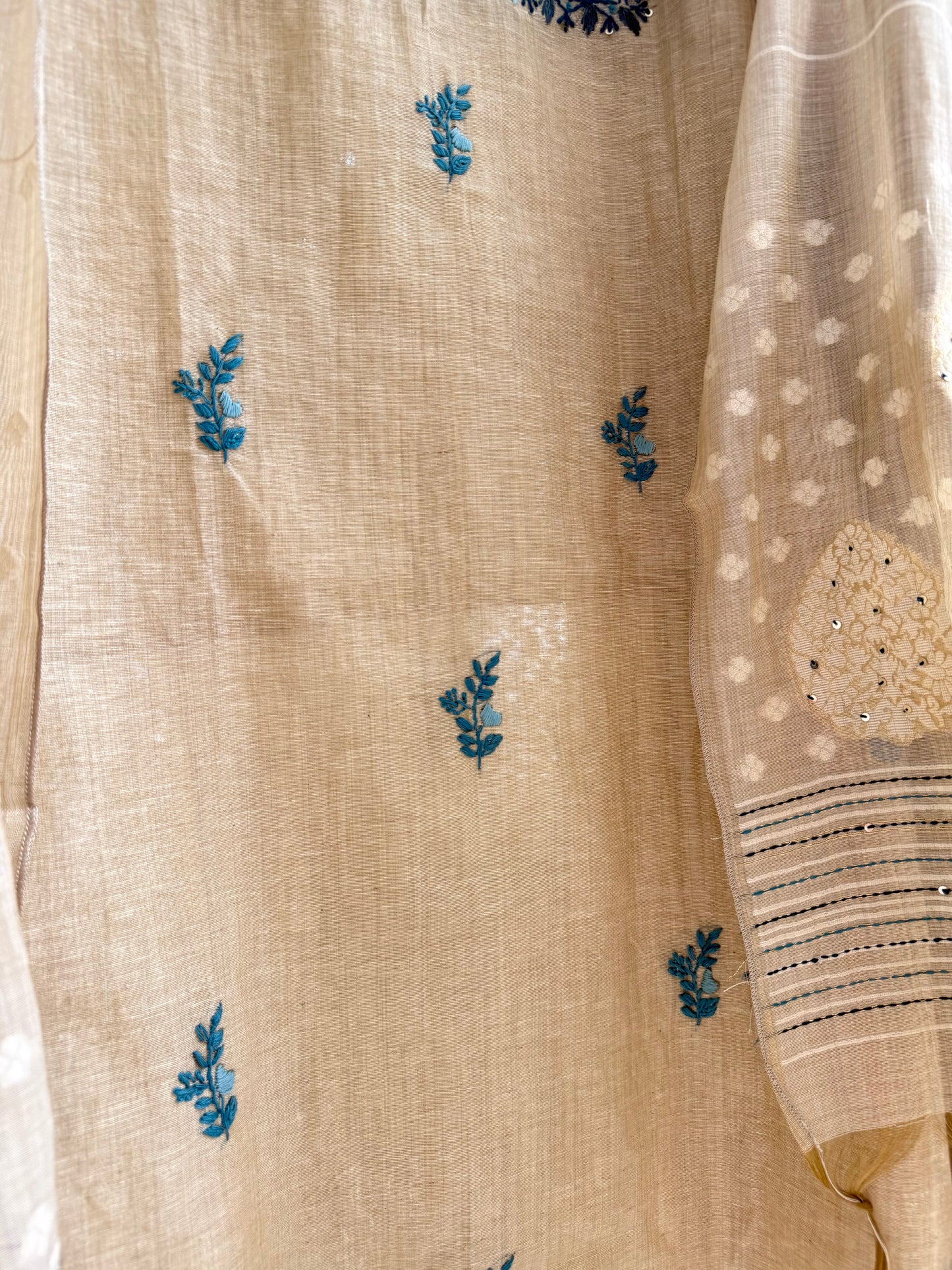 Linen paisley frenchknot suit