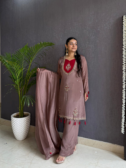 Chinon handwork suit set