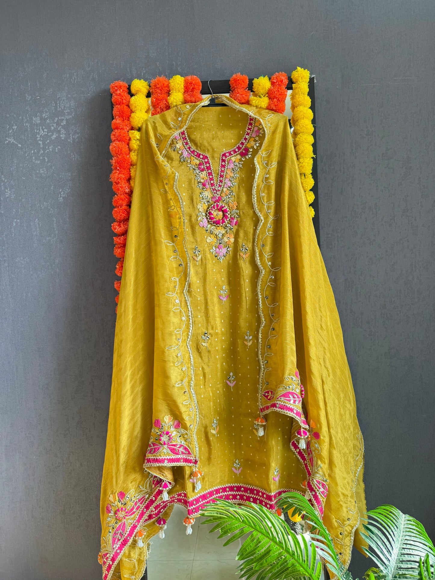 Luxurious Gotapatti Tissue silk suit