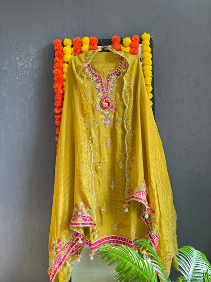 Luxurious Gotapatti Tissue silk suit