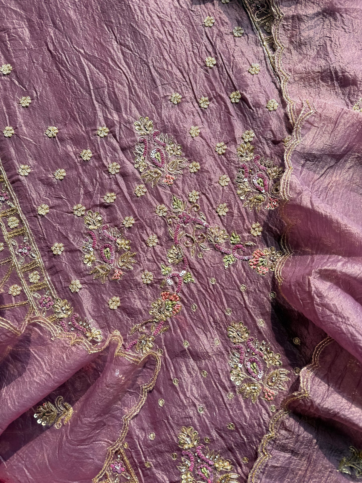 Luxurious Heeramandi suit