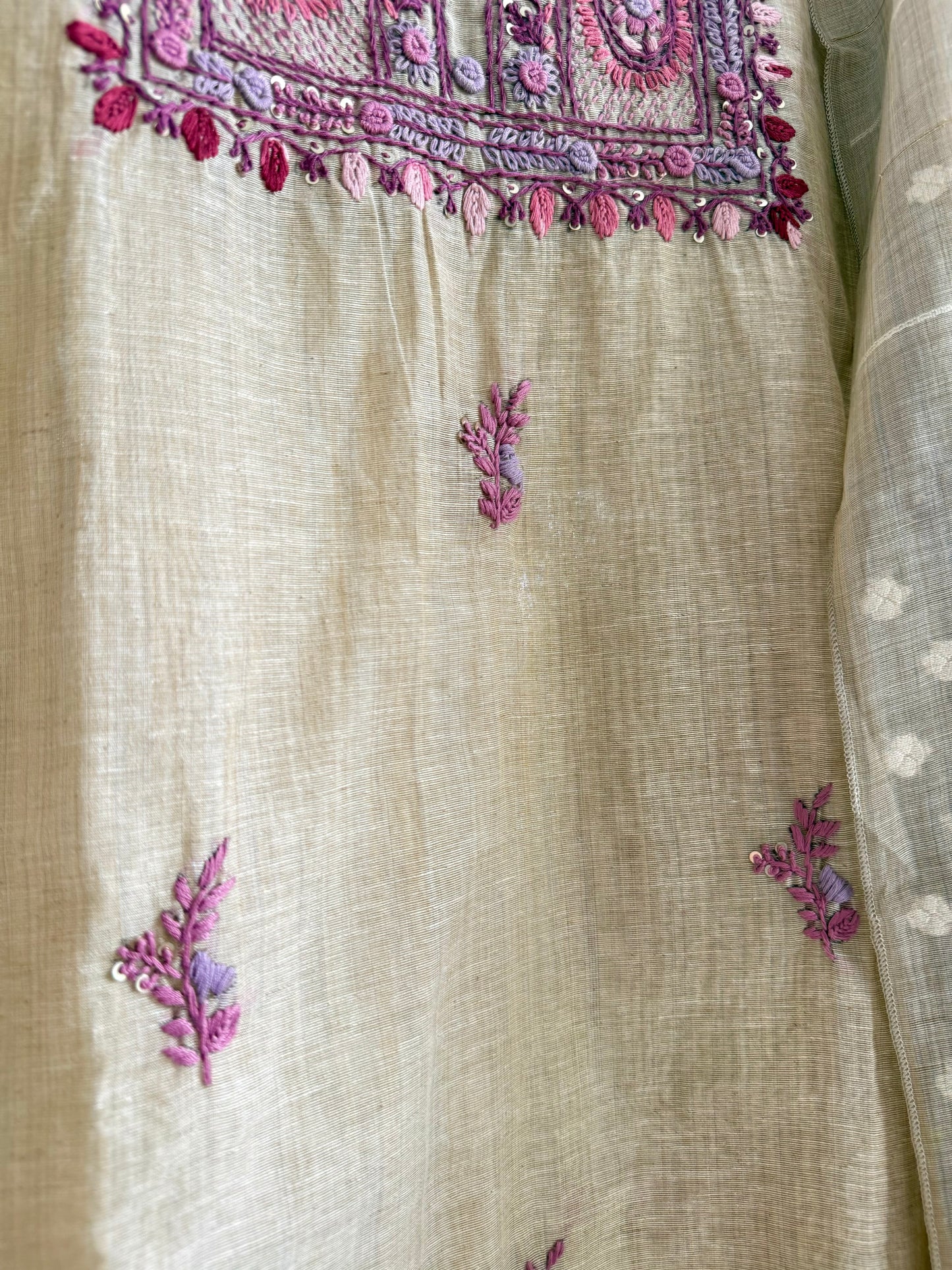 Linen paisley frenchknot suit