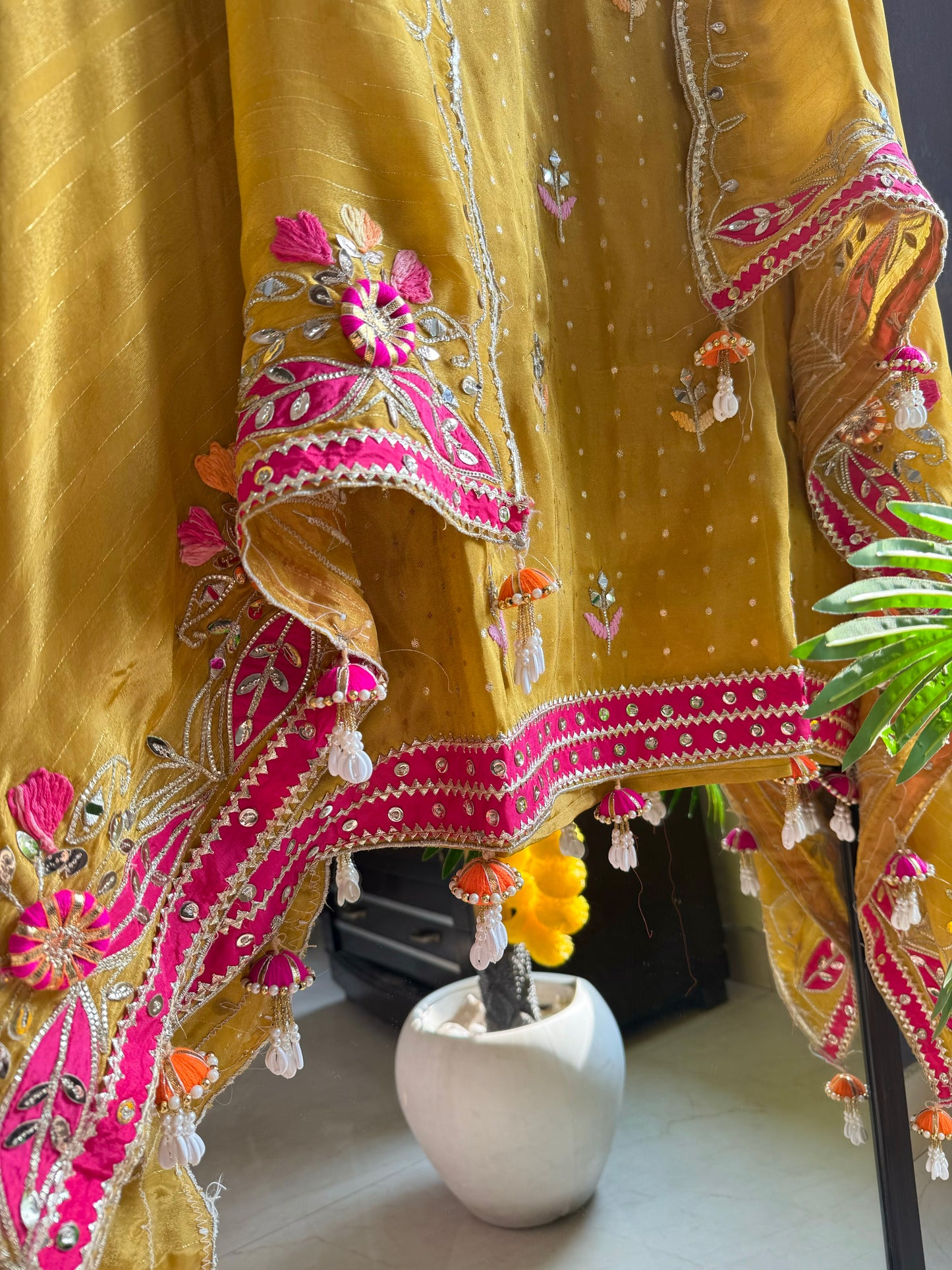 Luxurious Gotapatti Tissue silk suit