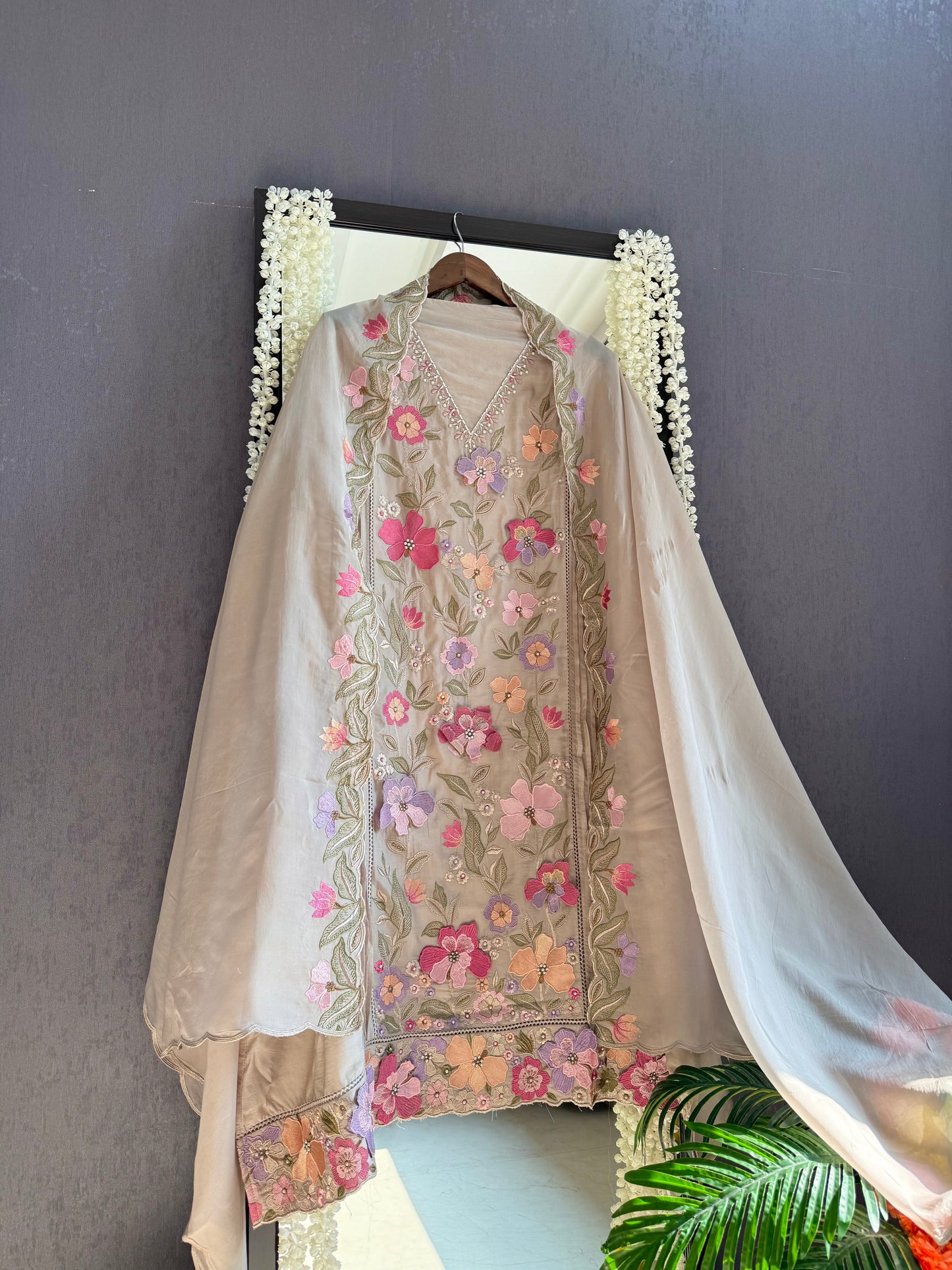 Luxurious organza appliqué work floral suit