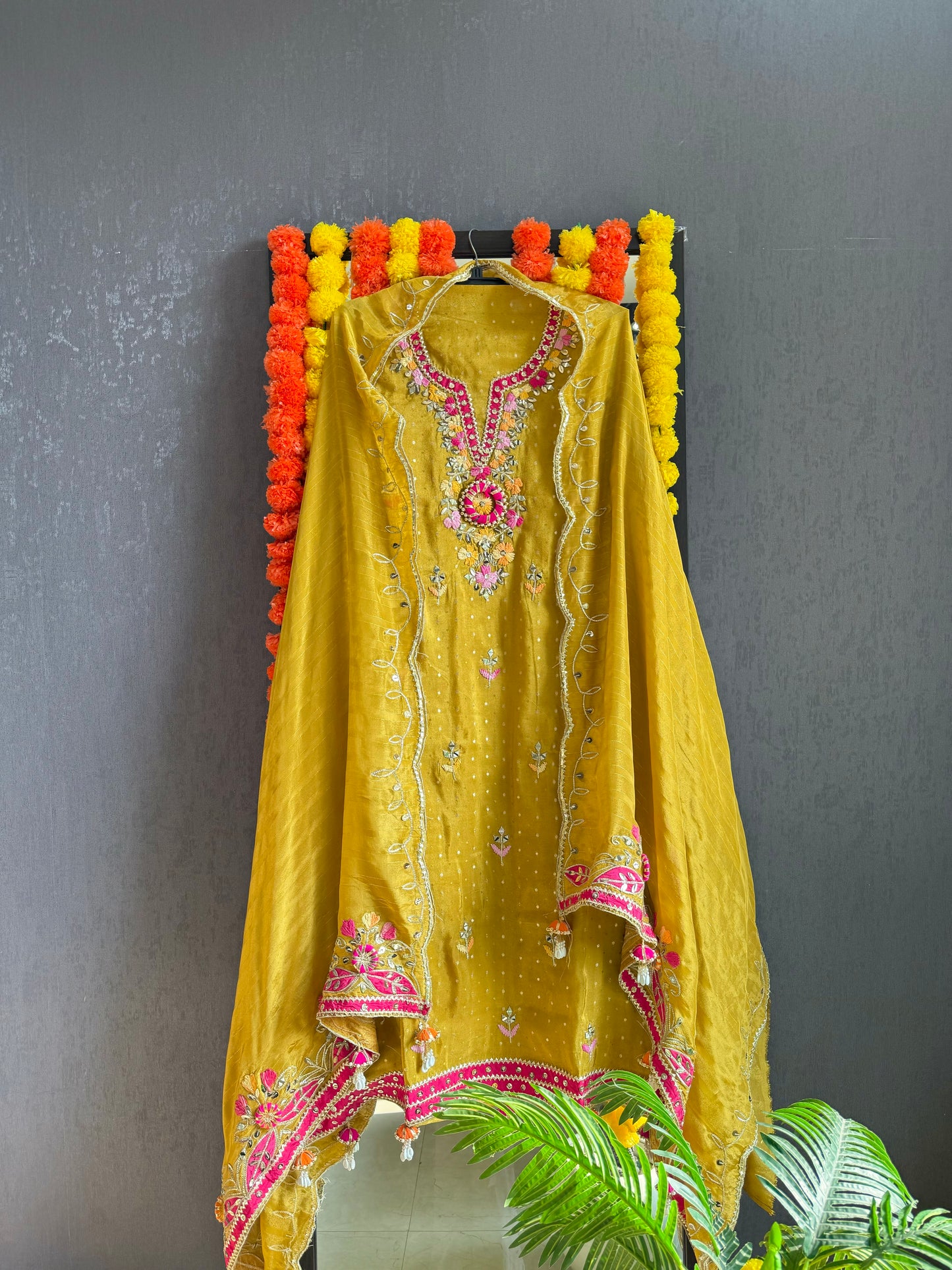 Luxurious Gotapatti Tissue silk suit