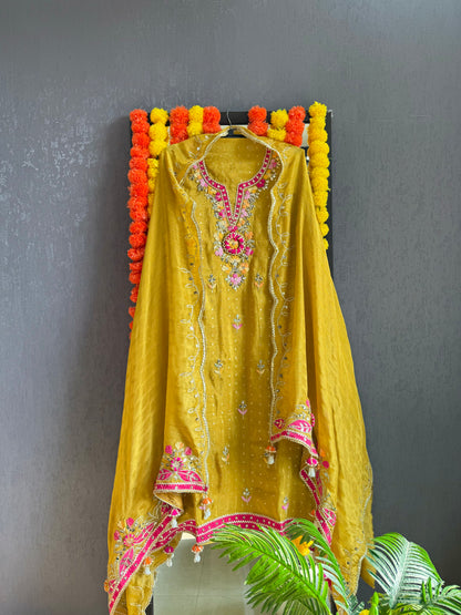 Luxurious Gotapatti Tissue silk suit