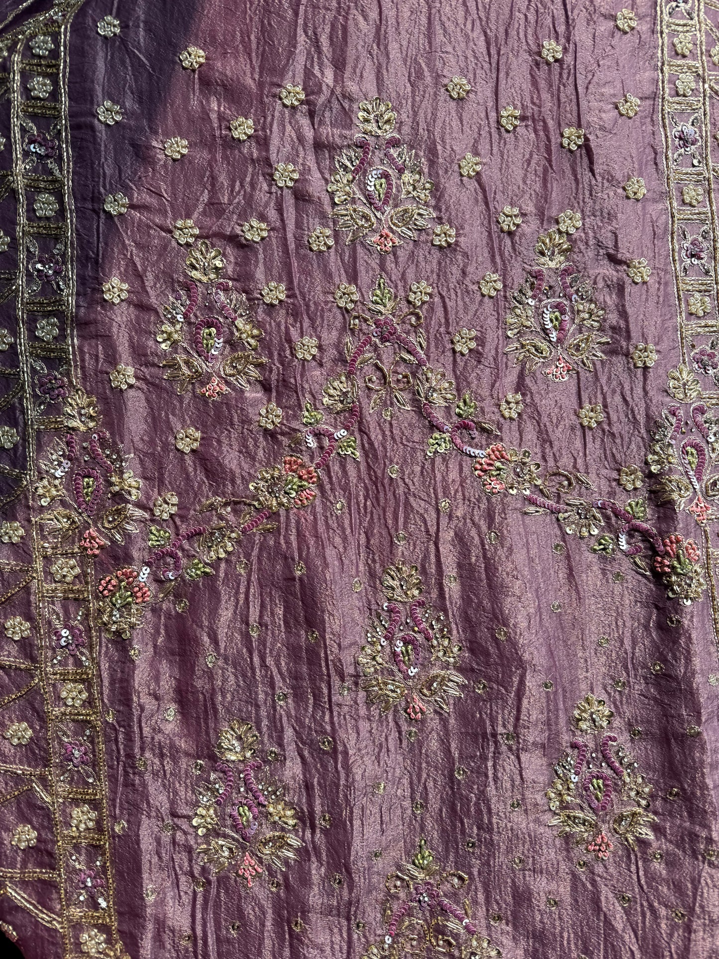 Luxurious Heeramandi suit