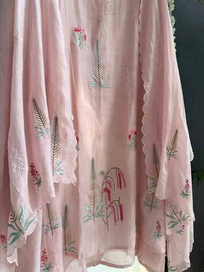 Luxurious Mul chanderi floral springs suit