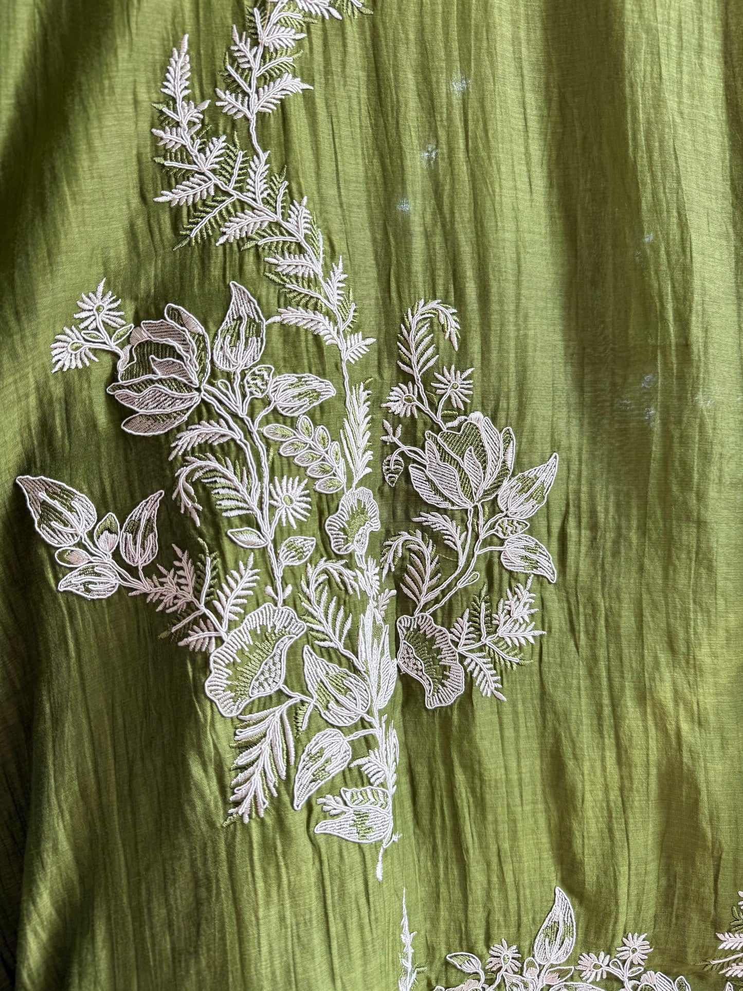 Luxurious aari work Mul chanderi suit