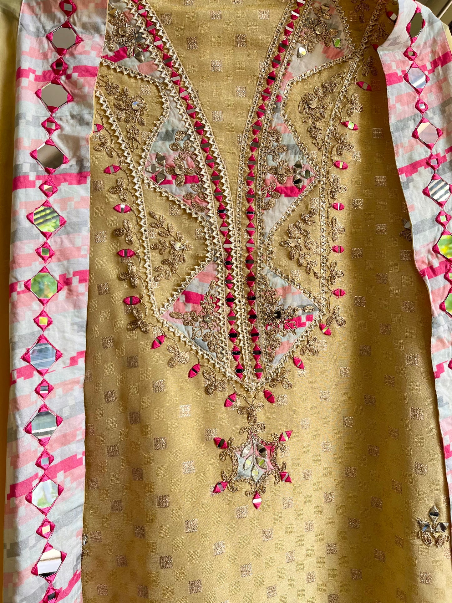 Luxurious sheesha aari work Tissue silk suit