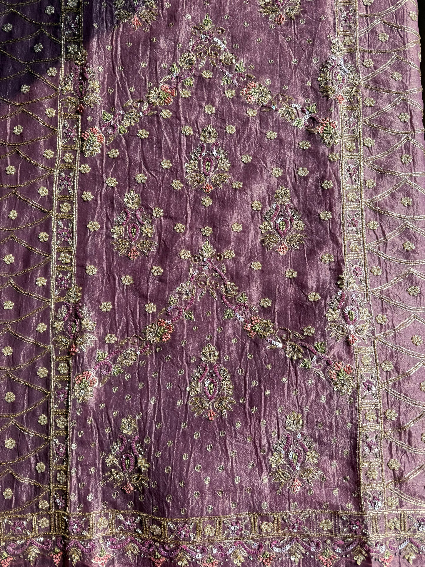 Luxurious Heeramandi suit